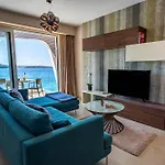 Bugibba - Luxury Seafront, Only For Family *