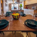 Bugibba - Luxury Seafront, Only For Family Appartamento