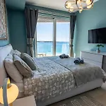 Bugibba - Luxury Seafront, Only For Family