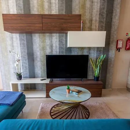 Bugibba - Luxury Seafront, Only For Family Daire *