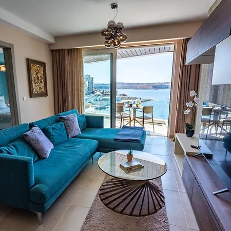 Bugibba - Luxury Seafront, Only For Family