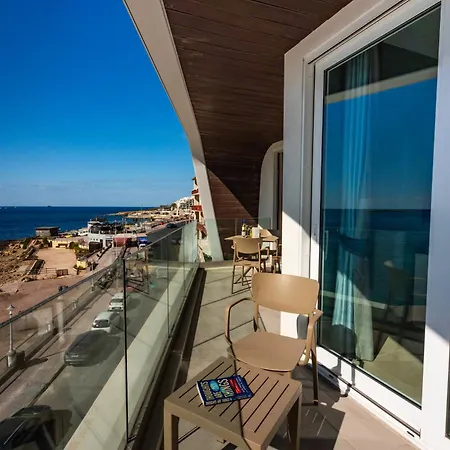 Daire Bugibba - Luxury Seafront, Only For Family