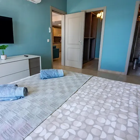 Daire Bugibba - Luxury Seafront, Only For Family St. Paul's Bay