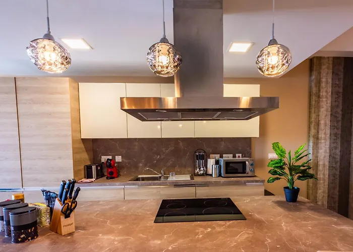 Bugibba - Luxury Seafront, Only For Family Apartament St Paul's Bay