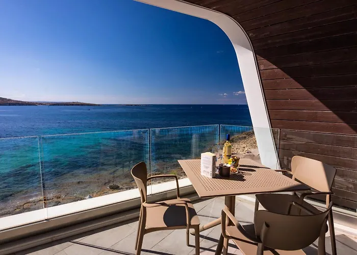 Bugibba - Luxury Seafront, Only For Family *