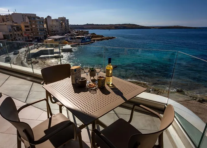 Bugibba - Luxury Seafront, Only For Family Διαμέρισμα *