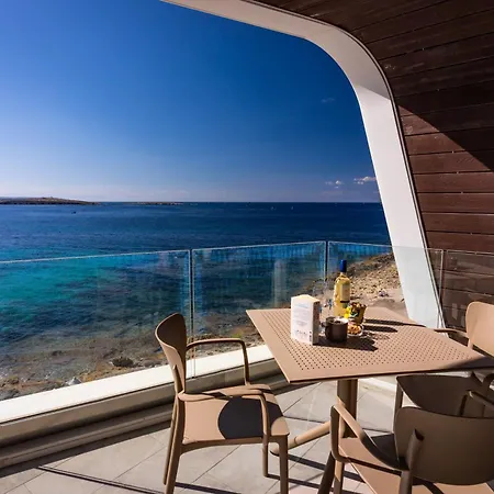 Bugibba - Luxury Seafront, Only For Family *