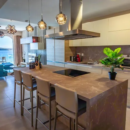 Bugibba - Luxury Seafront, Only For Family St. Paul's Bay